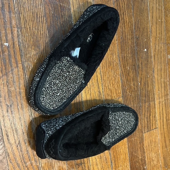 UGG Moccasins - Picture 16 of 16